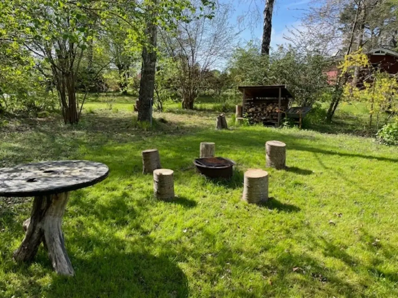 Billede 4 - Idyllisk og romantisk sommerhus i den gamle stil. Huset er beliggende p� lille og lukket vej ( 7 huse ) p� Sj�llands nordligste kyst