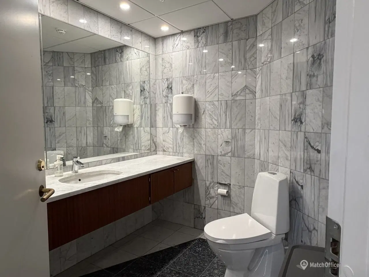 Billede 19 - Albertslunds flotteste kontor midt i en oase