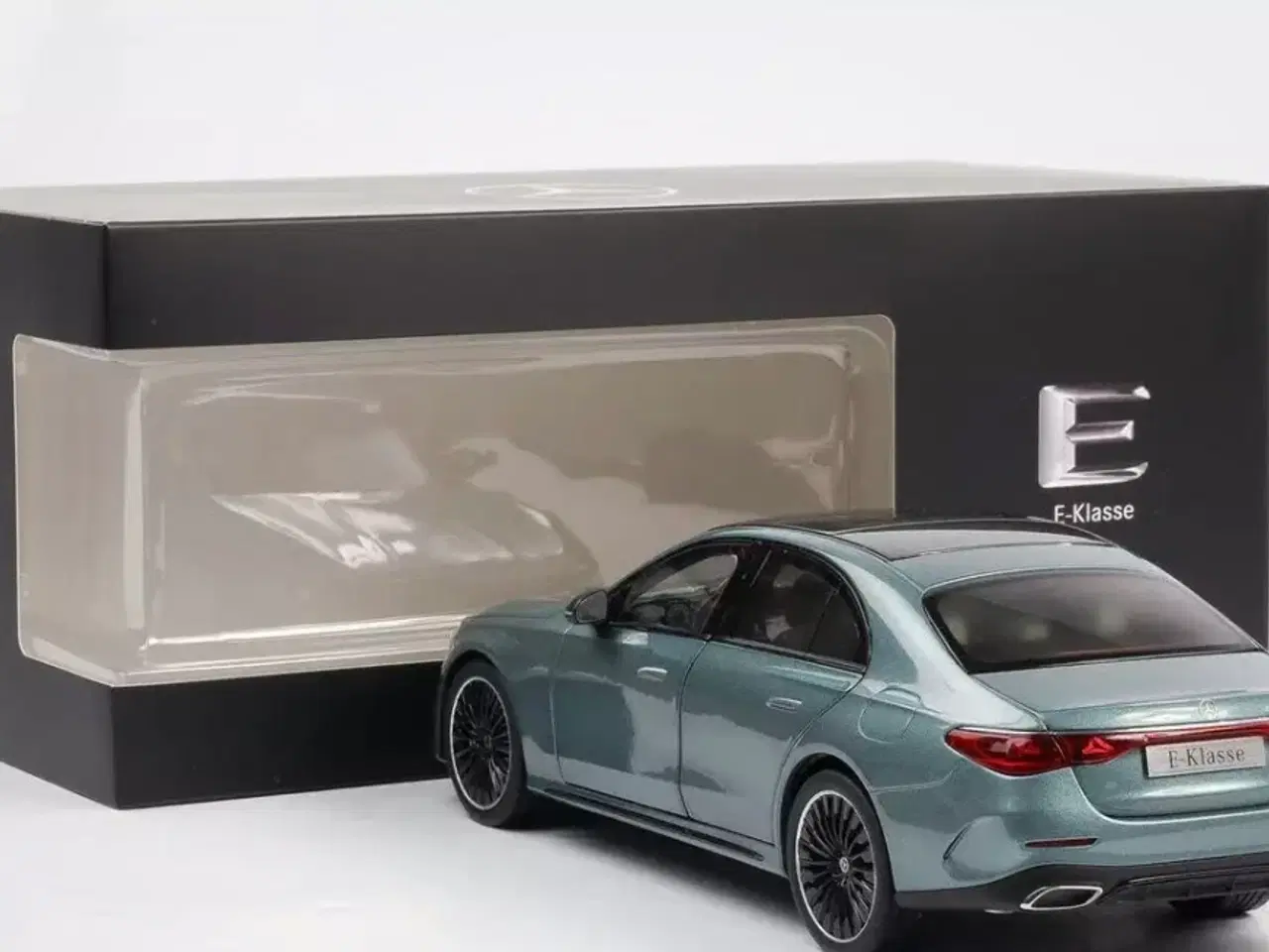 Billede 7 - 1:18 Mercedes E-Class W214 2024