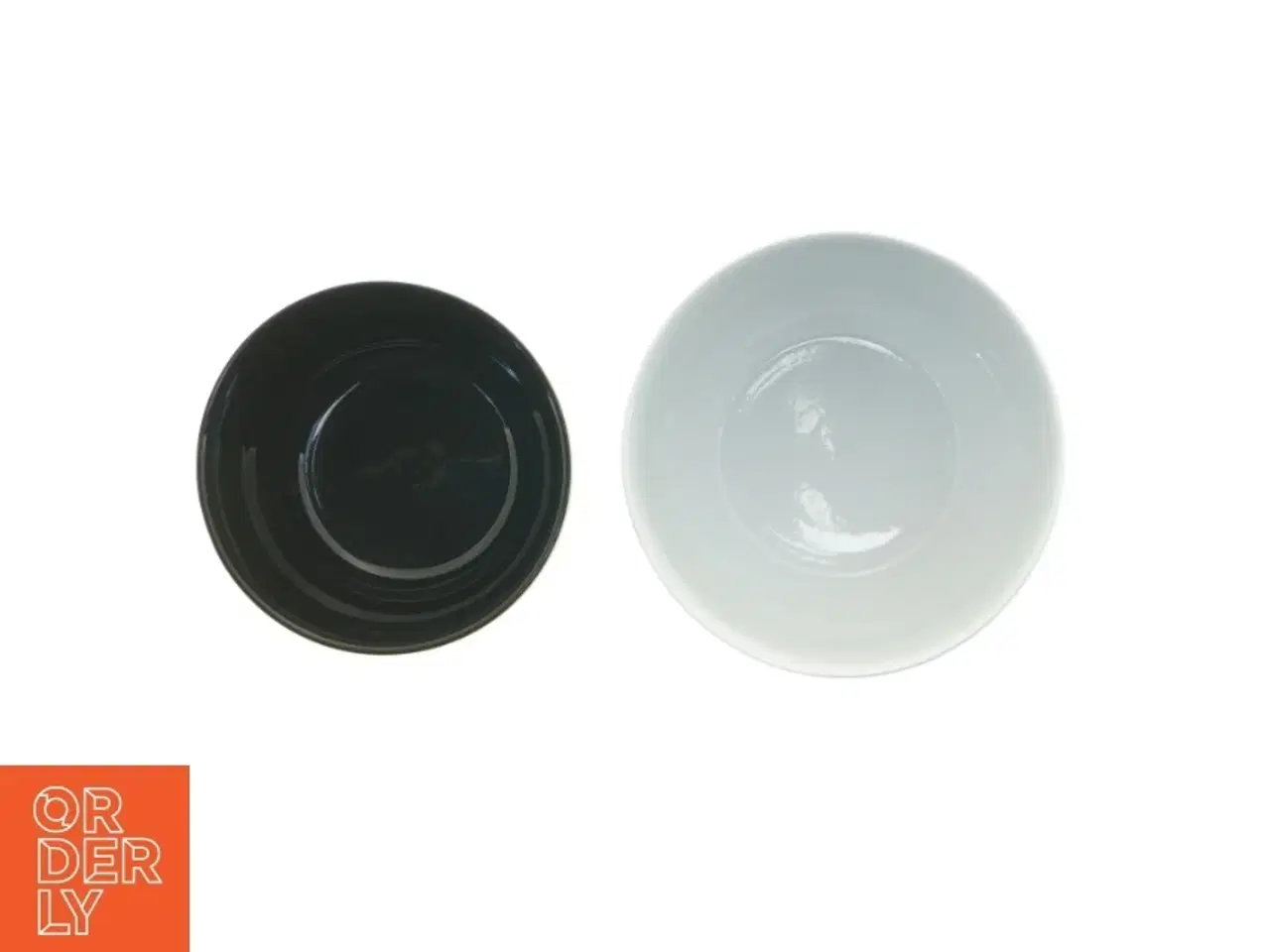 Billede 3 - Sort og hvid keramikskåle og tallerkener fra Piet Hein (str. 18 x 10 cm og 21 x 12 cm)