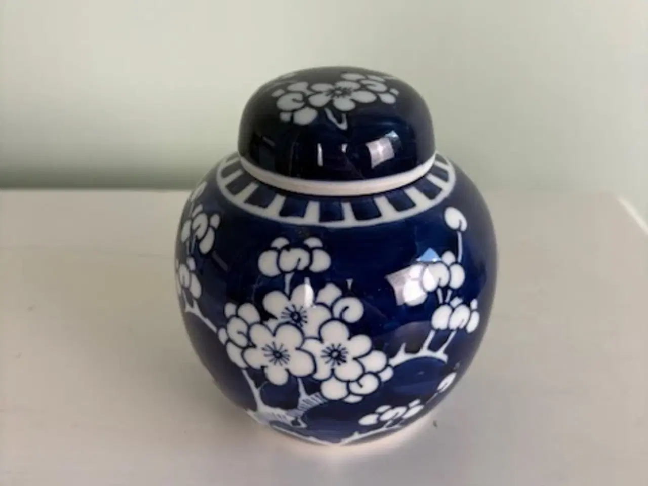 Billede 2 - Kinesisk ingefærkrukke i blå og hvid porcelæn med 