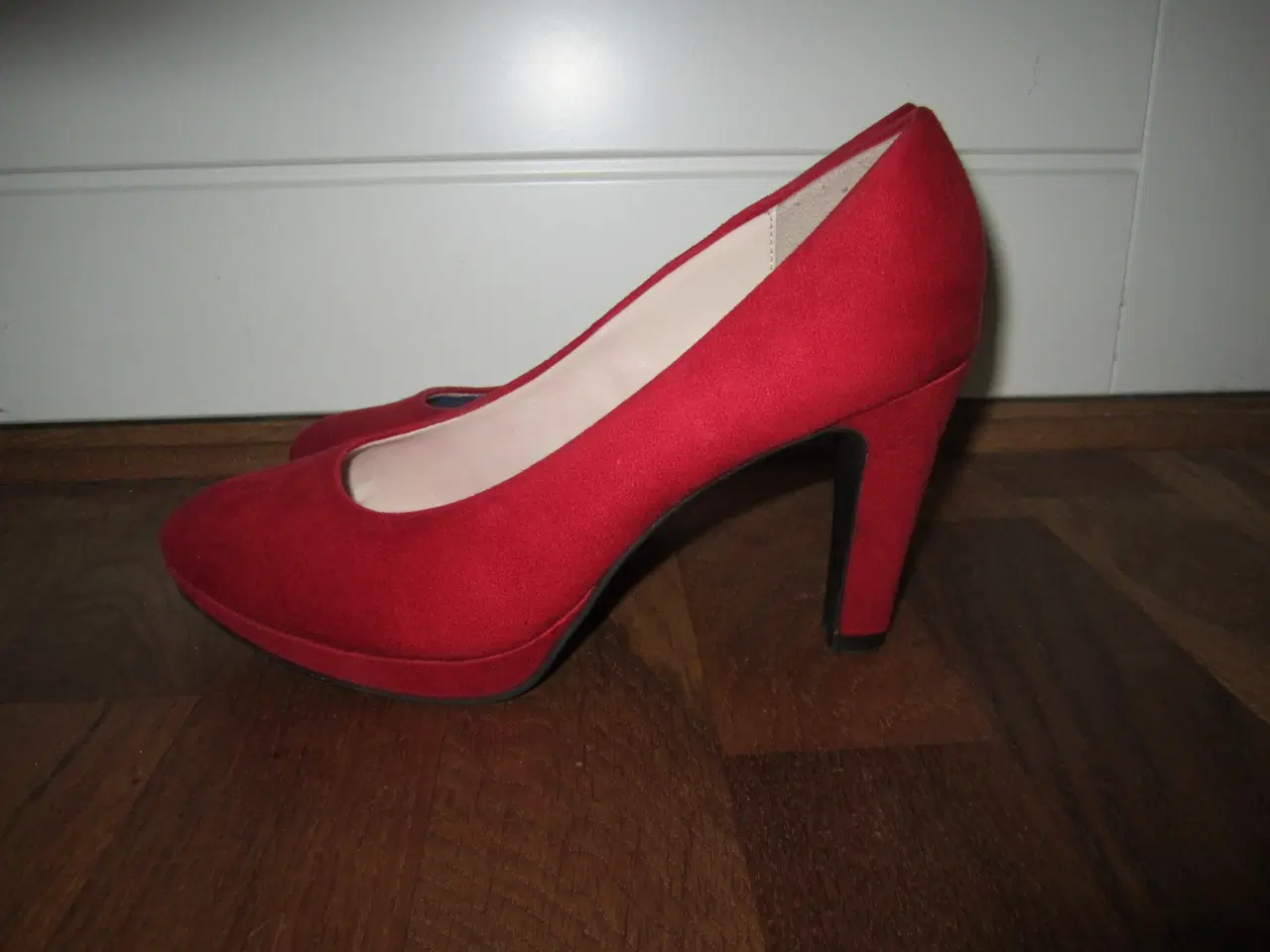 Billede 1 - SMUKKE RØDE STILLETTER.