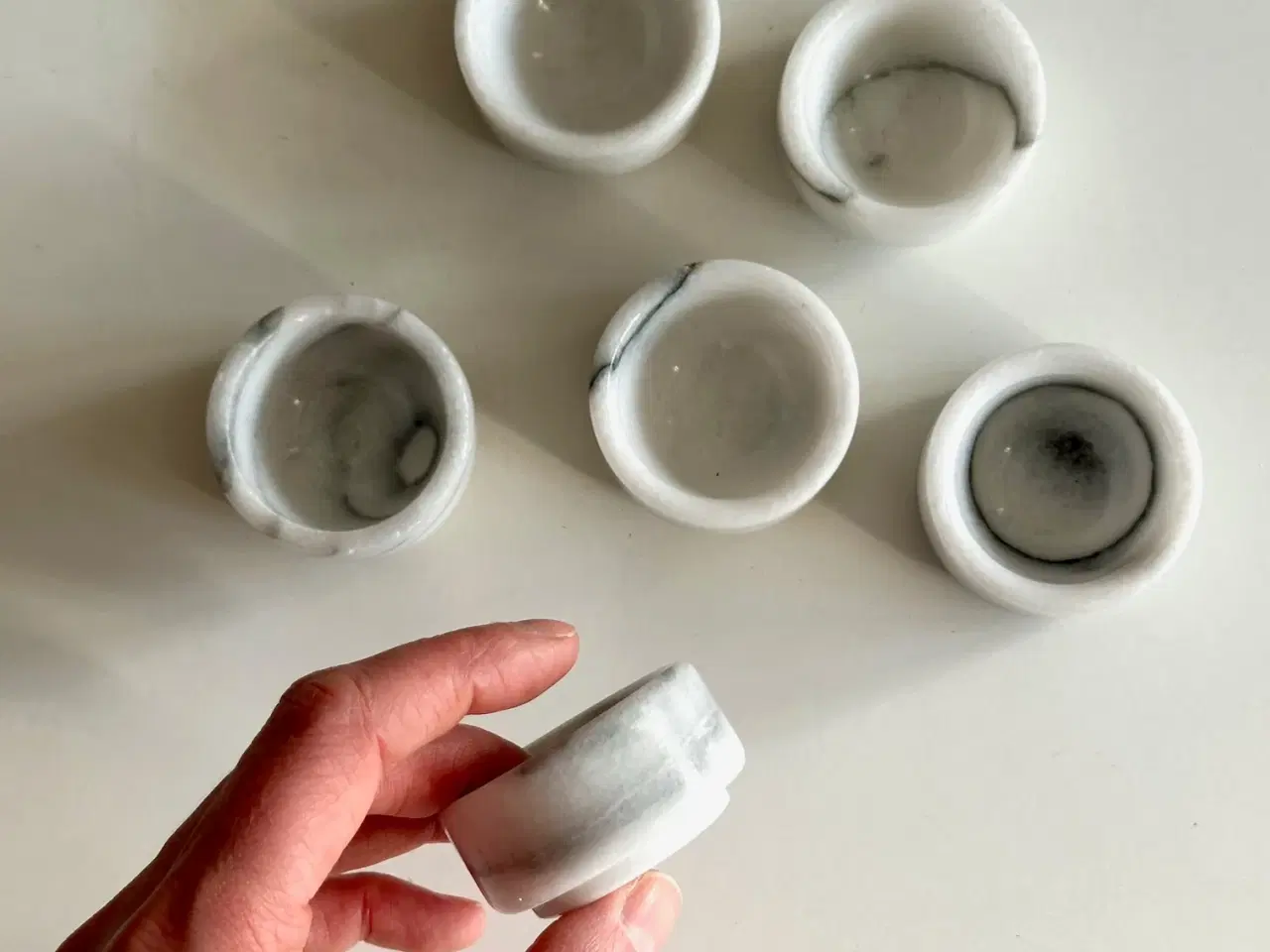 Billede 3 - Marmoræggebægre, flade, 6 stk samlet