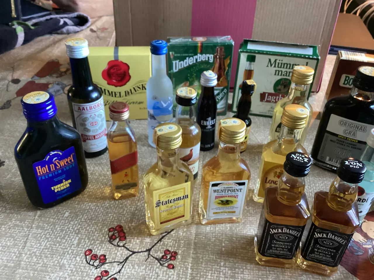 Billede 3 - Forskellige mini flaske spiritus
