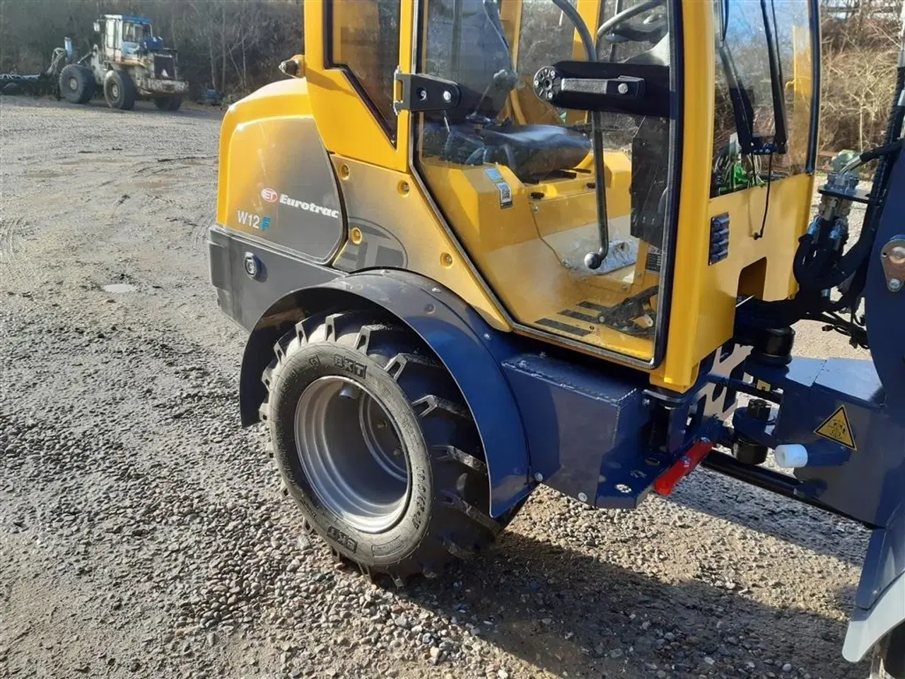 Billede 7 - Eurotrac W12 F  mellem tårn