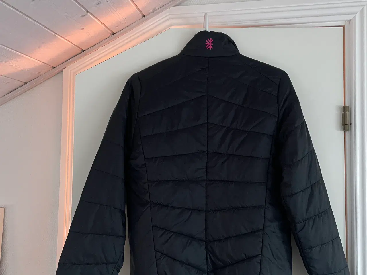 Billede 2 - Basecamp jakke med primaloft fyld