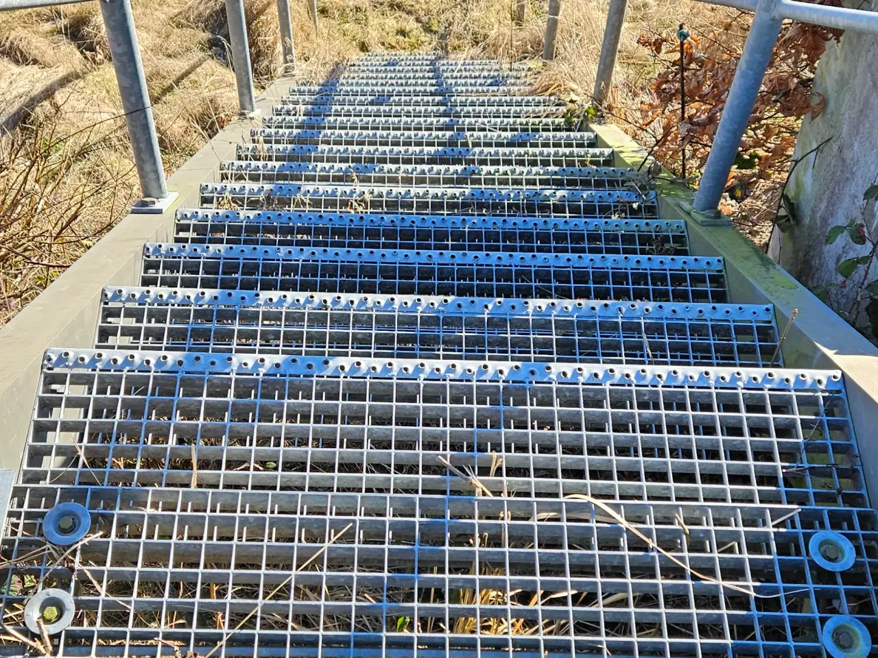 Billede 3 - Stabil galvaniseret trappe.