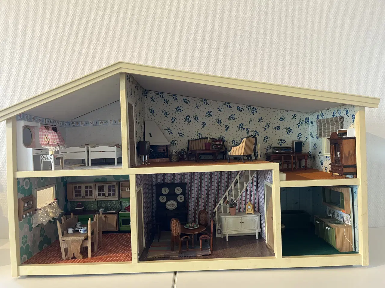 Billede 1 - Lundby dukkehus 