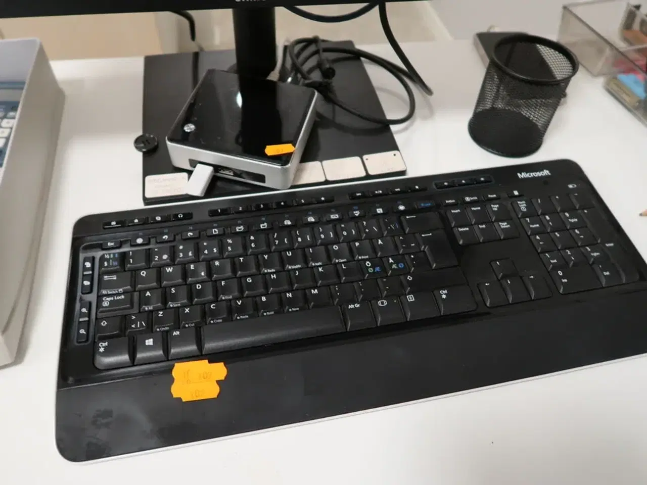 Billede 2 - Computerskærm SAMSUNG S24E650 med tastatur