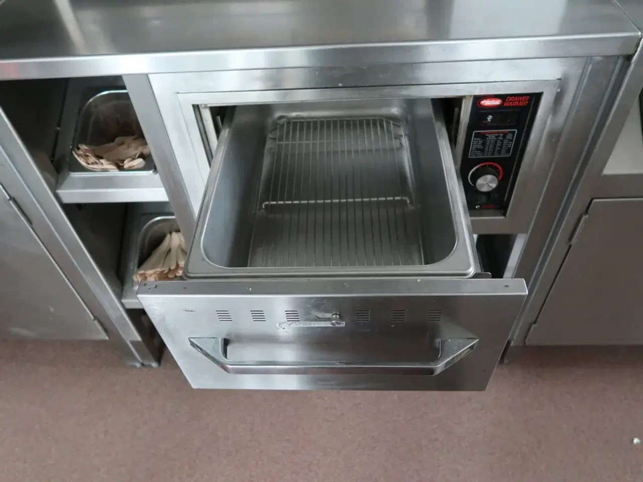 Billede 7 - Rustfri stålbord med indhold samt varmeskuffe HATCO Drawer Warmer