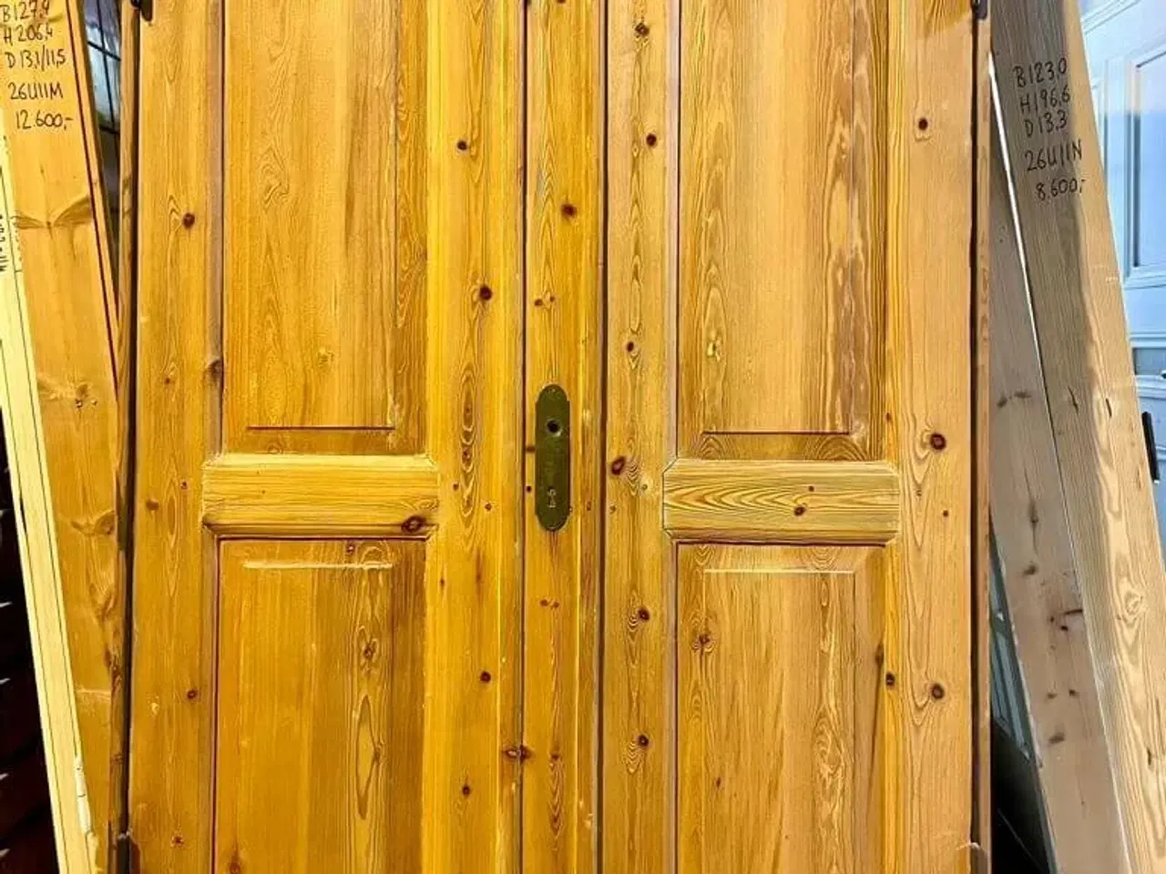 Billede 1 - Afsyret dobbeltdør m. karm og langskilte