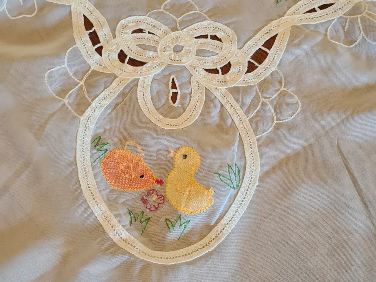 Billede 5 - Påskedug med påske dekorationer