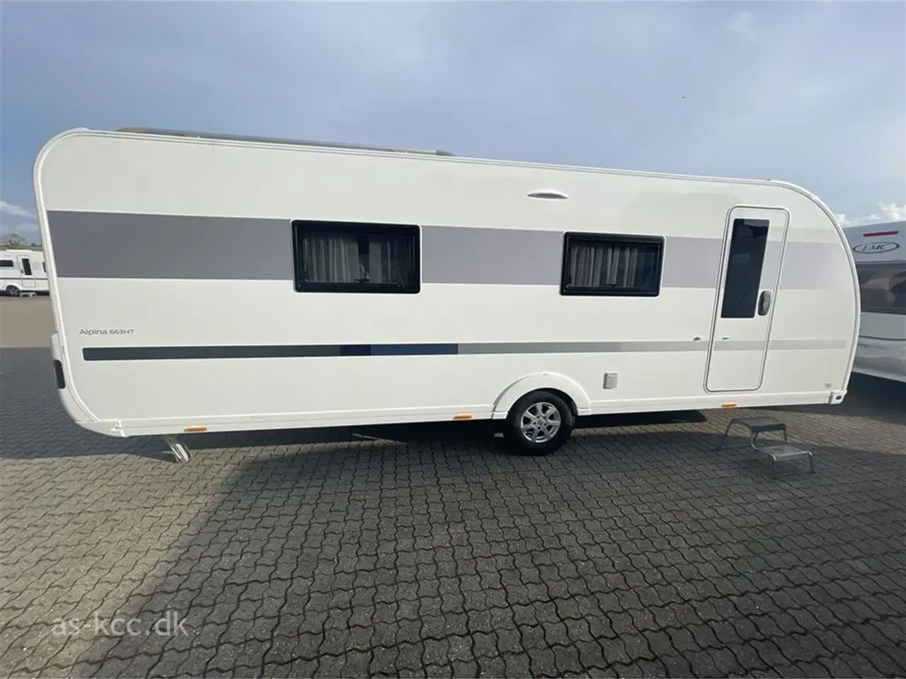 Billede 1 - 2021 - Adria Alpina 663 HT   Adria Alpina 663 HT årg. 2021. 4 sovepladser, 6 siddepladser