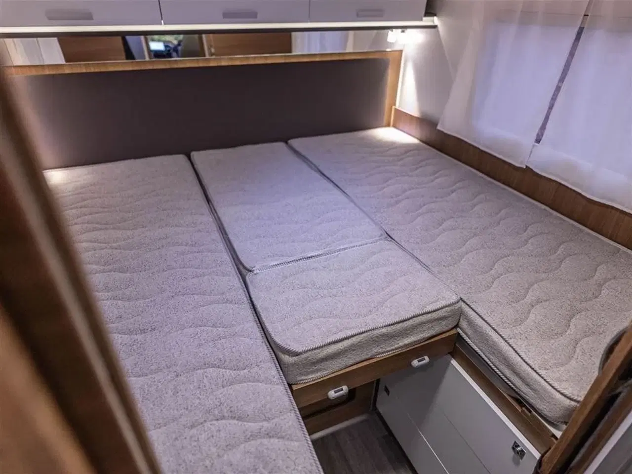 Billede 12 - 2026 - Benimar Mileo 268   Skandinavisk design og komfort året rundt