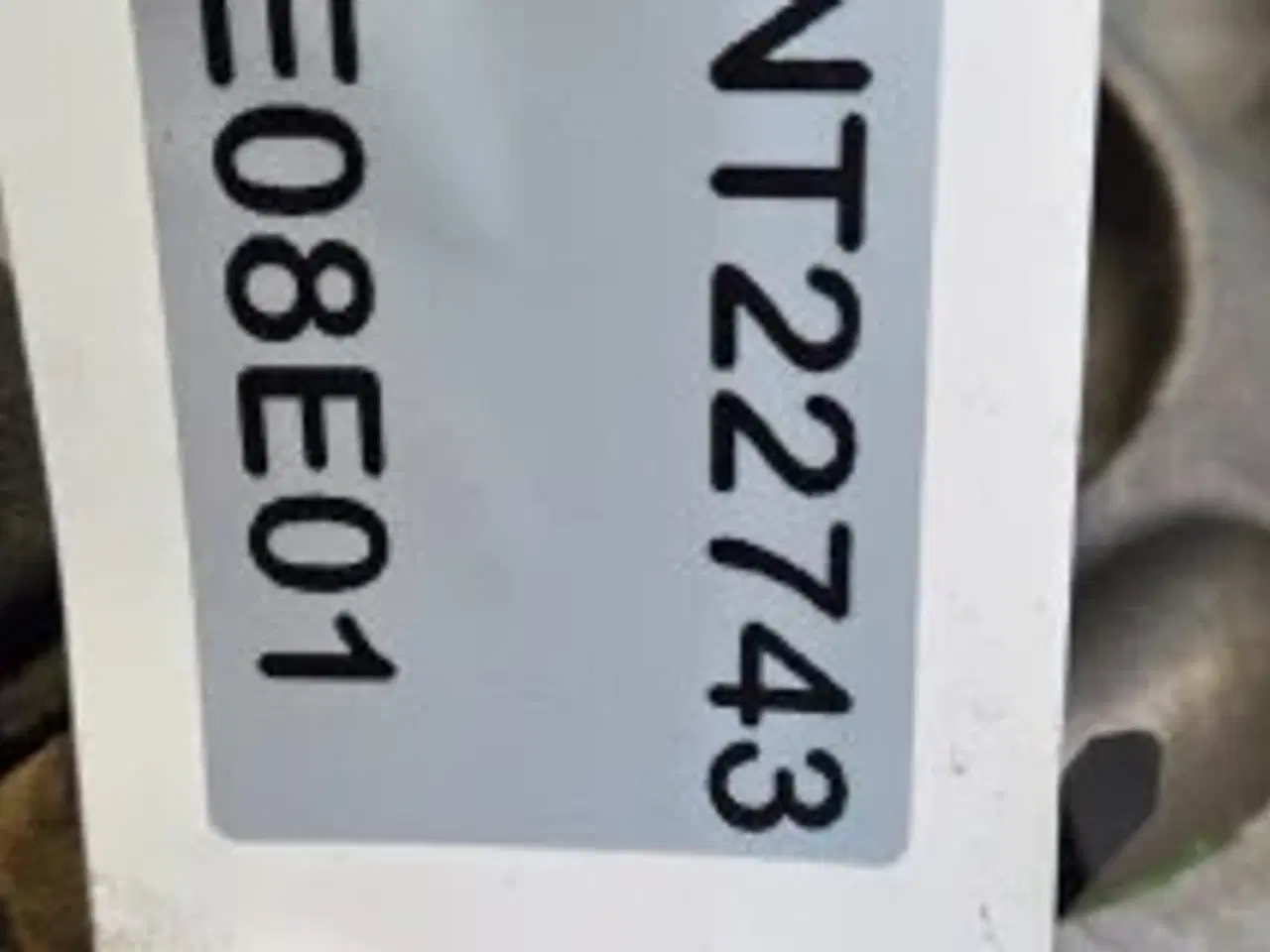 Billede 6 - Valtra S394    Dæksel   916101050060