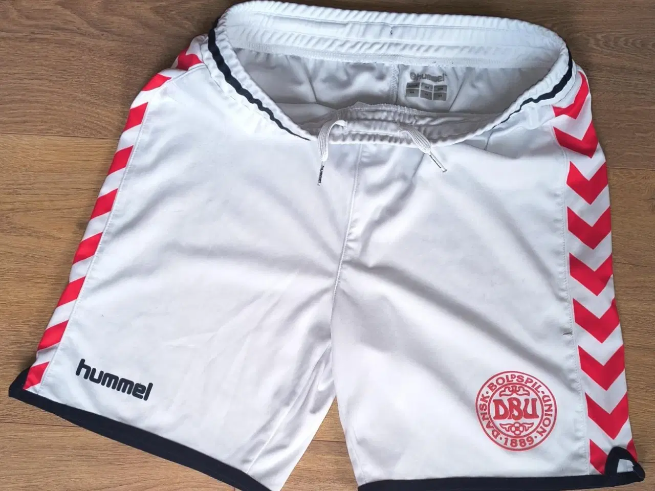 Billede 1 - DBU/DANMARK SHORTS STR. 14 ÅR, I FLOT STAND