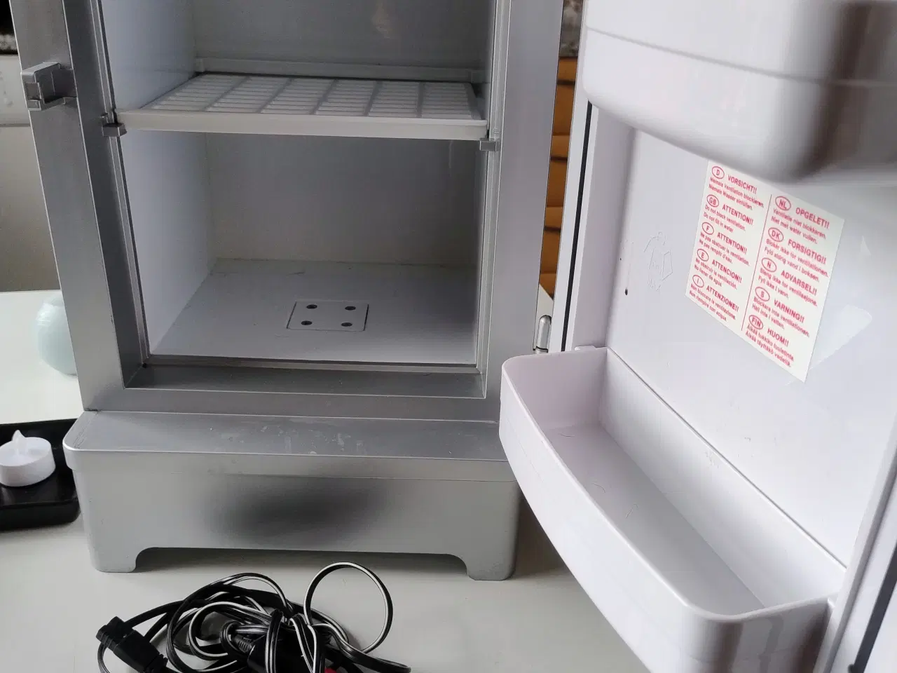 Billede 2 - Mini køleskab til cigar stik 