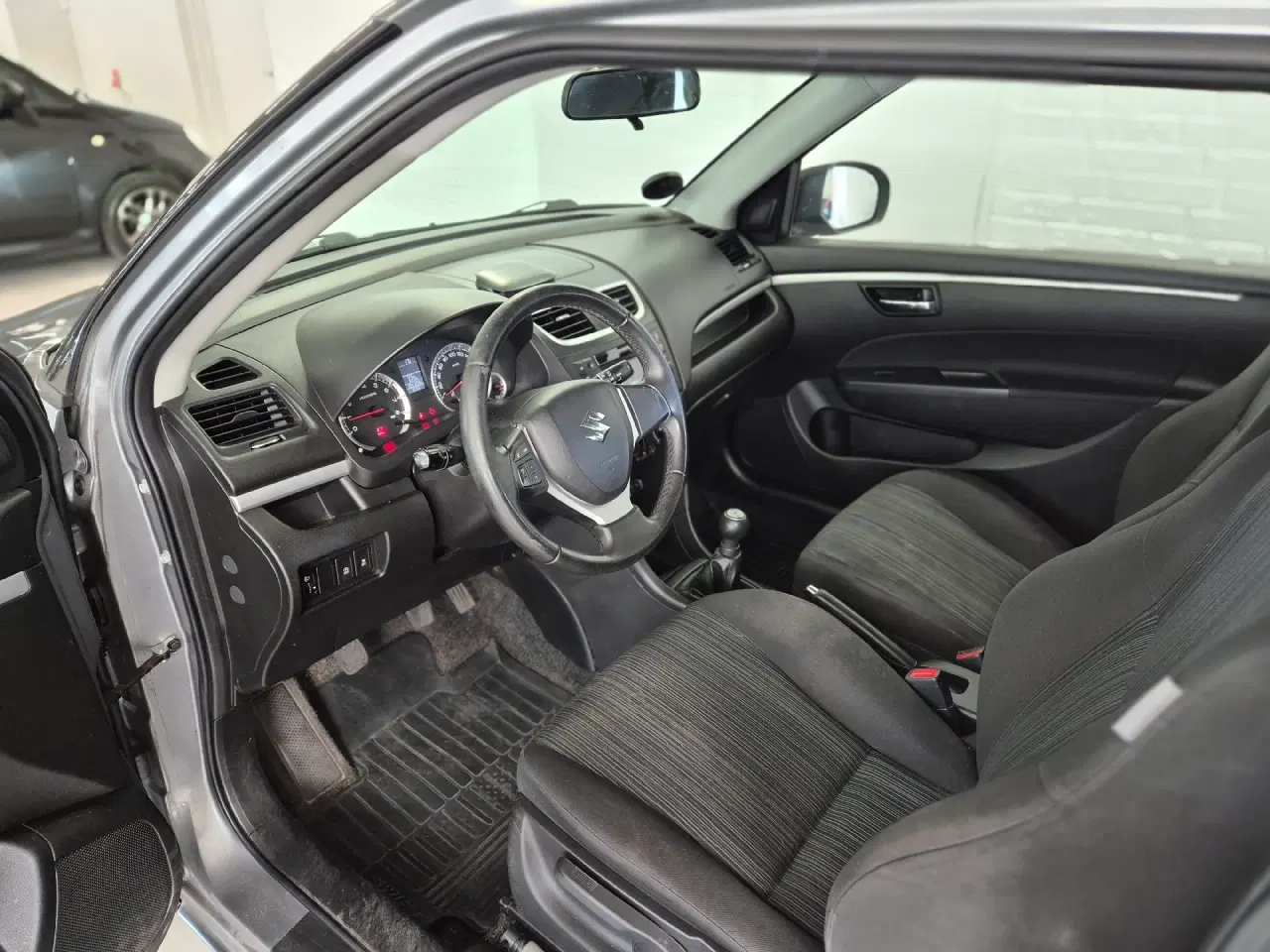 Billede 5 - Suzuki Swift 1,2 16V Comfort 90HK 3d