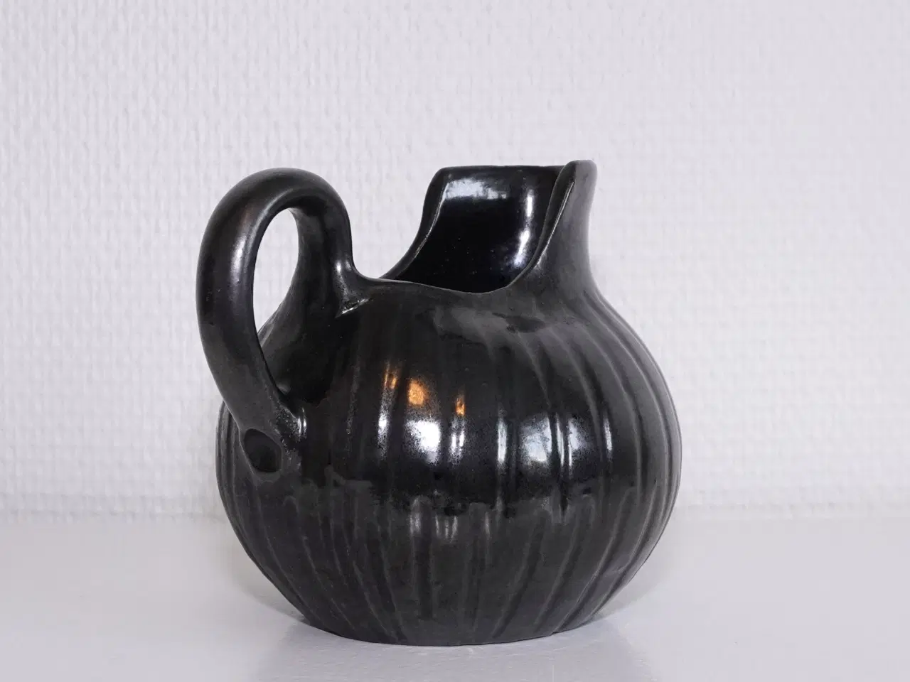 Billede 6 - Vintage kande / hankevase i stentøj - Signeret GV