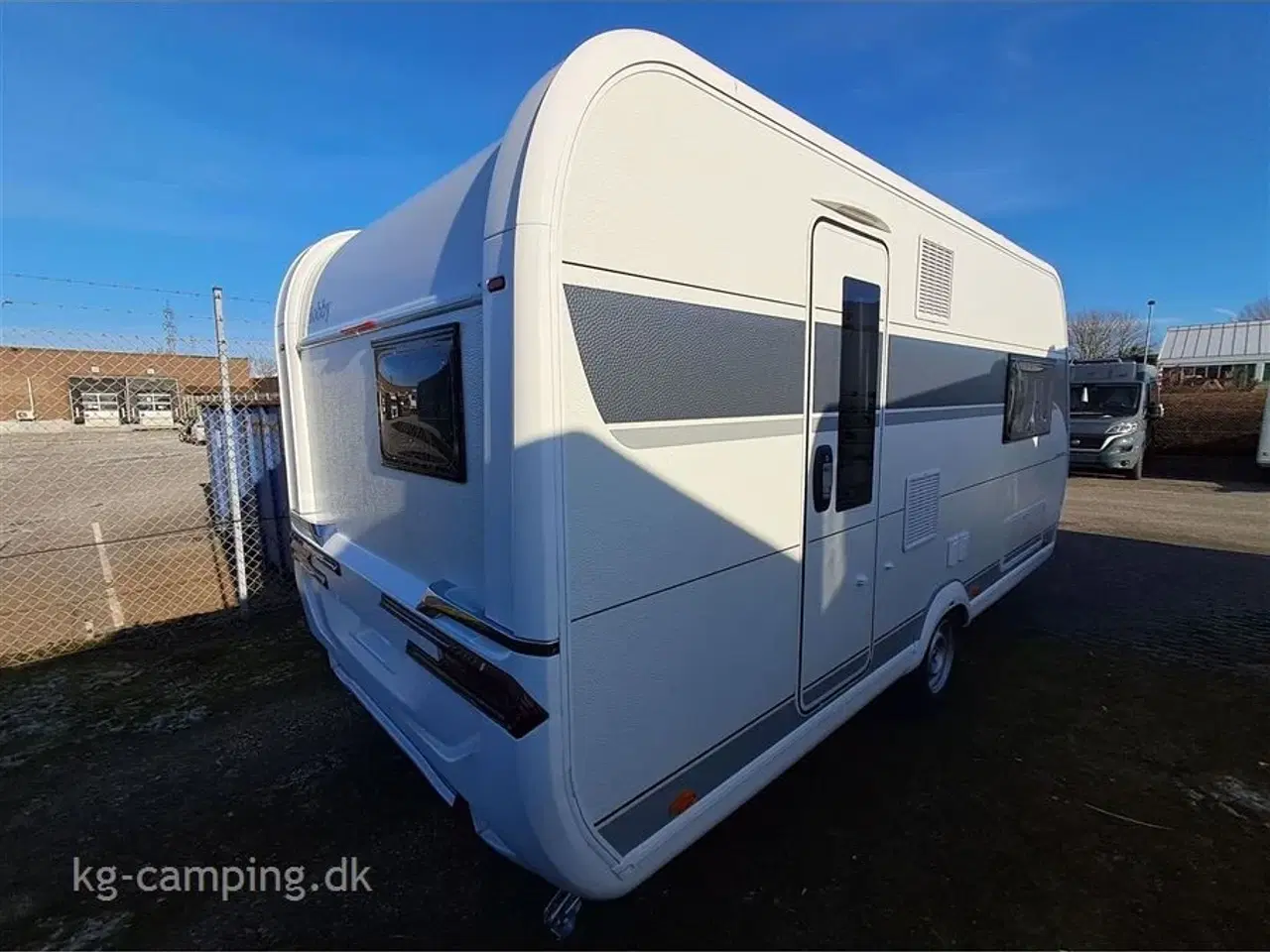 Billede 3 - 2026 - Hobby Excellent 460 SL   2026 model - Flot lille rejsevogn som kan nedvejes til 1350 kg.