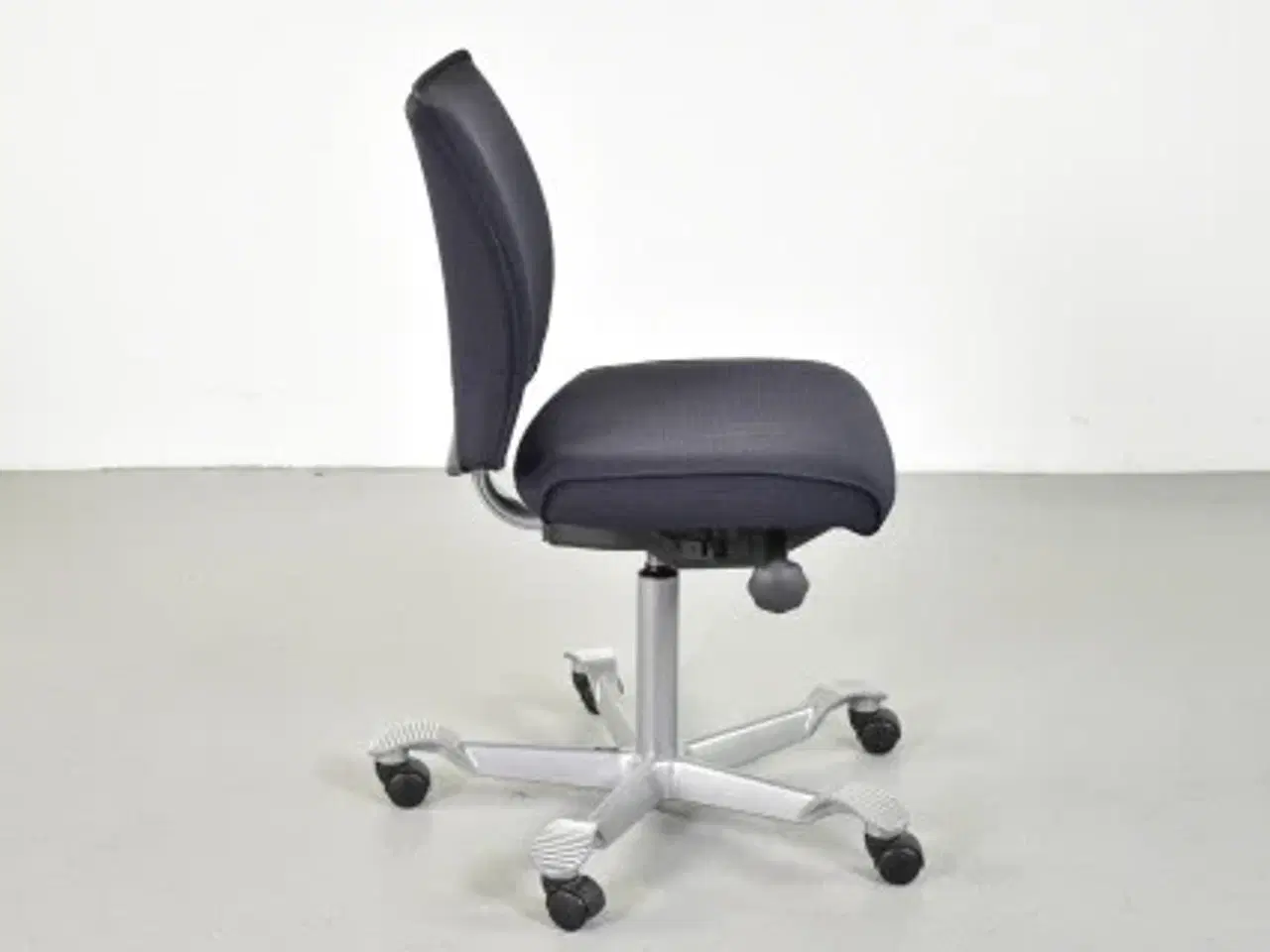 Billede 4 - Häg h05 5200 kontorstol med sort/blå polster og gråt stel