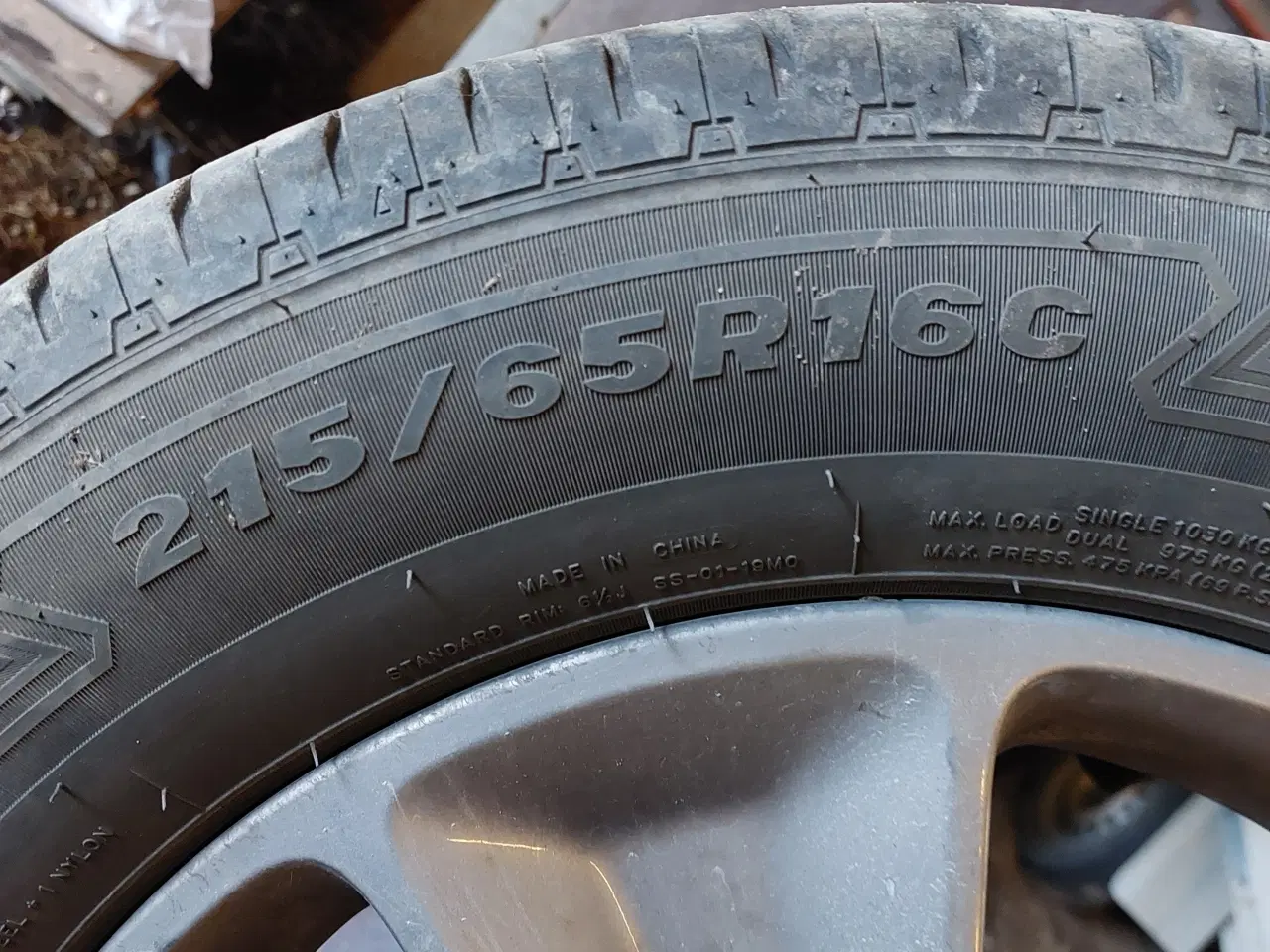 Billede 4 - Dacia duster alu fælge med dæk 4 stk.