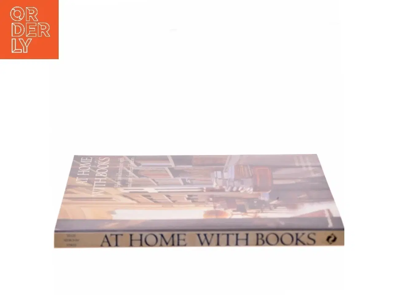 Billede 2 - At Home with Books (Bog)