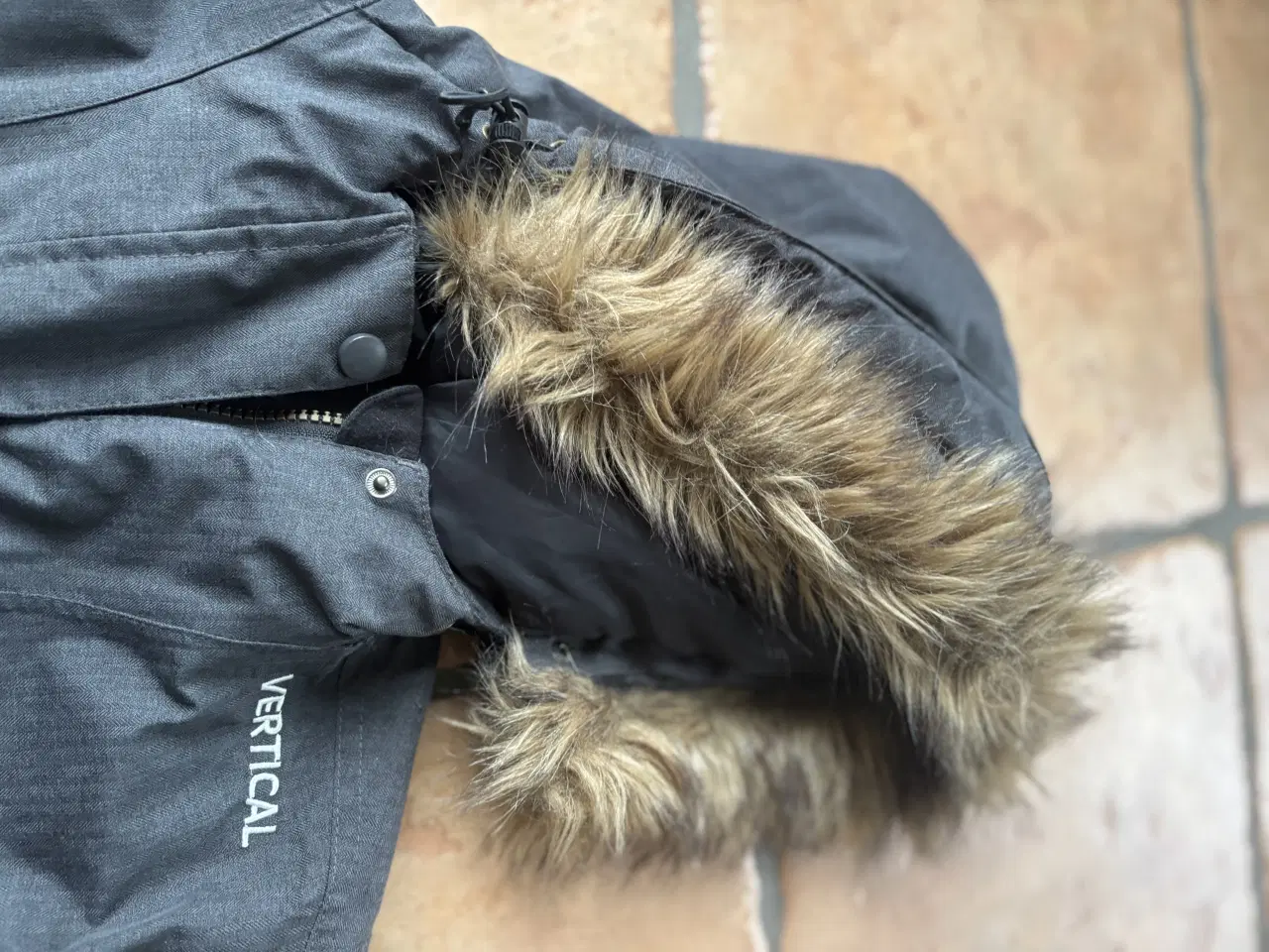 Billede 8 - Vertical vinterjakke til pige str 164 grå polyeste