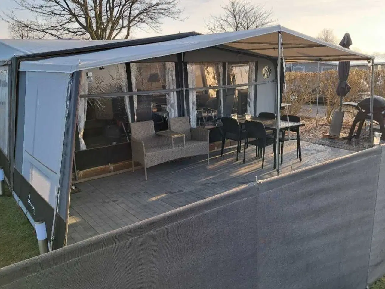 Billede 7 - Campingvogn med fastliggerplads 