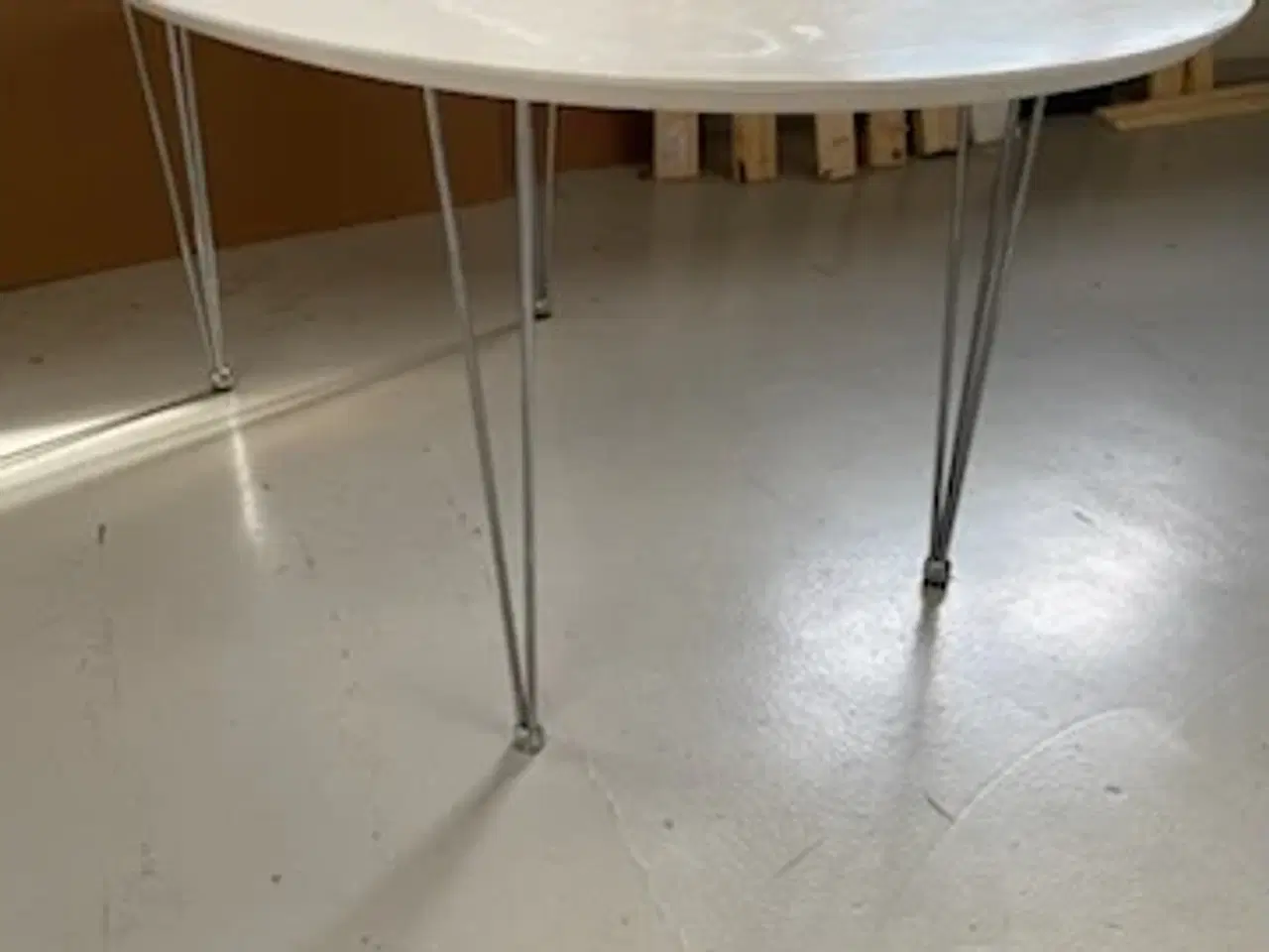 Billede 6 - Piet Hein Elipse Spisebord med meget synlig brugss