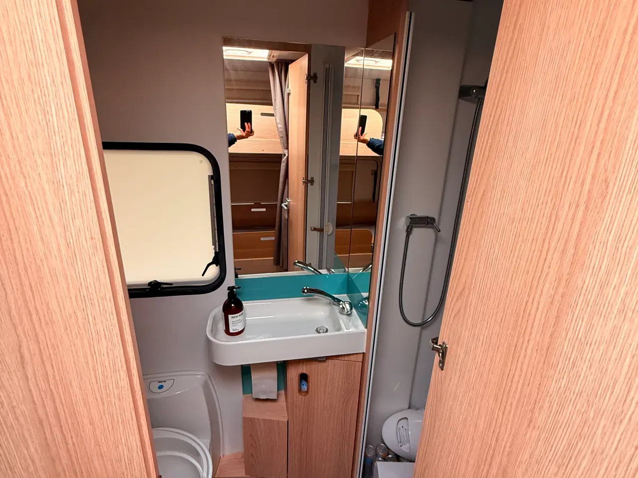 Billede 13 - Adria aviva m køjer, mover og telt