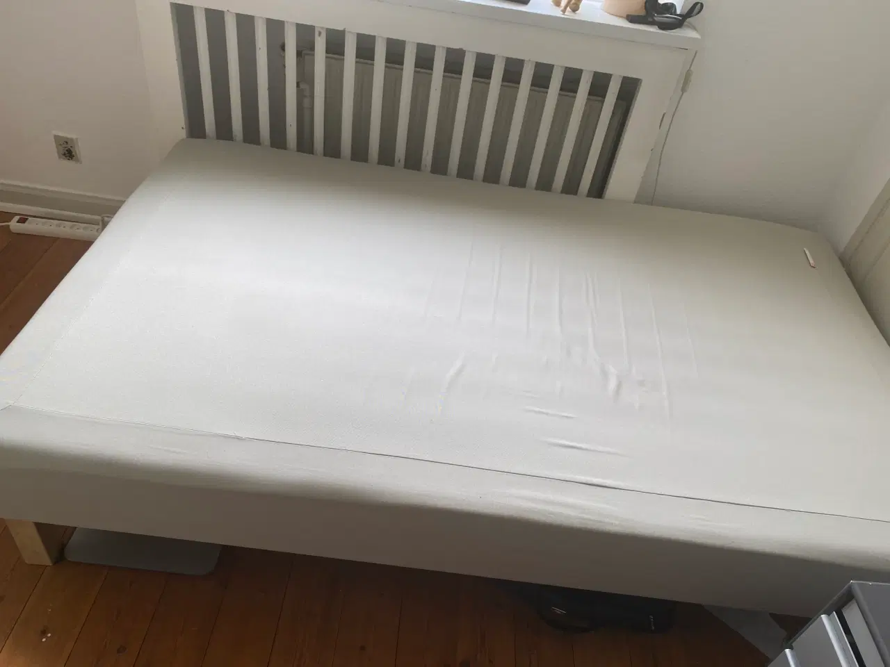 Billede 1 - Fin seng 120x200cm sælges grundet flytning