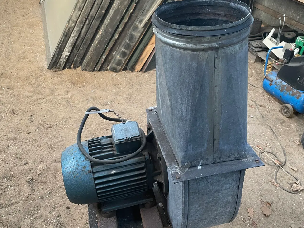 Billede 5 - Udsugningsventilator med motor
