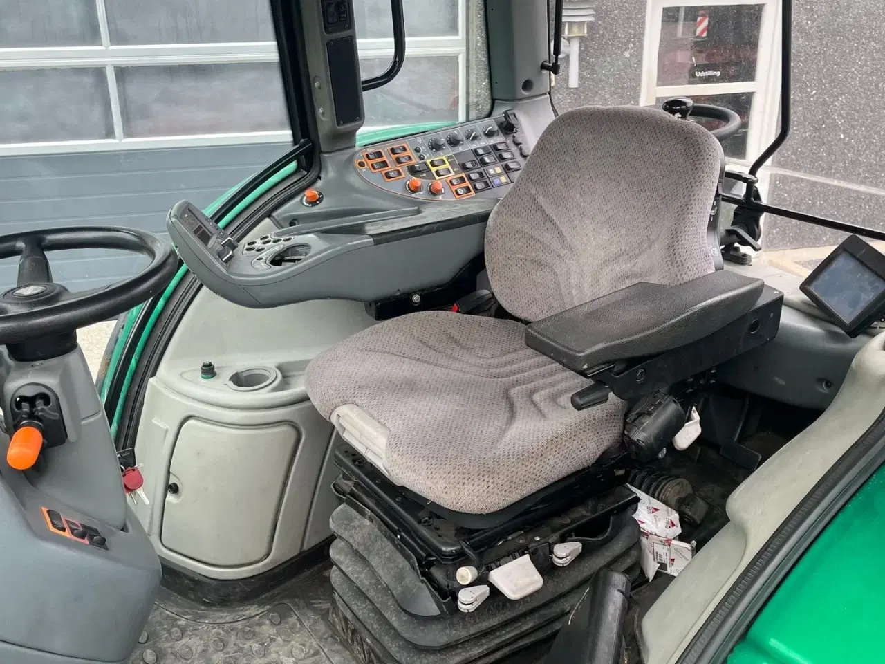 Billede 6 - Valtra T202 Direct med skovinddækning og frontlift