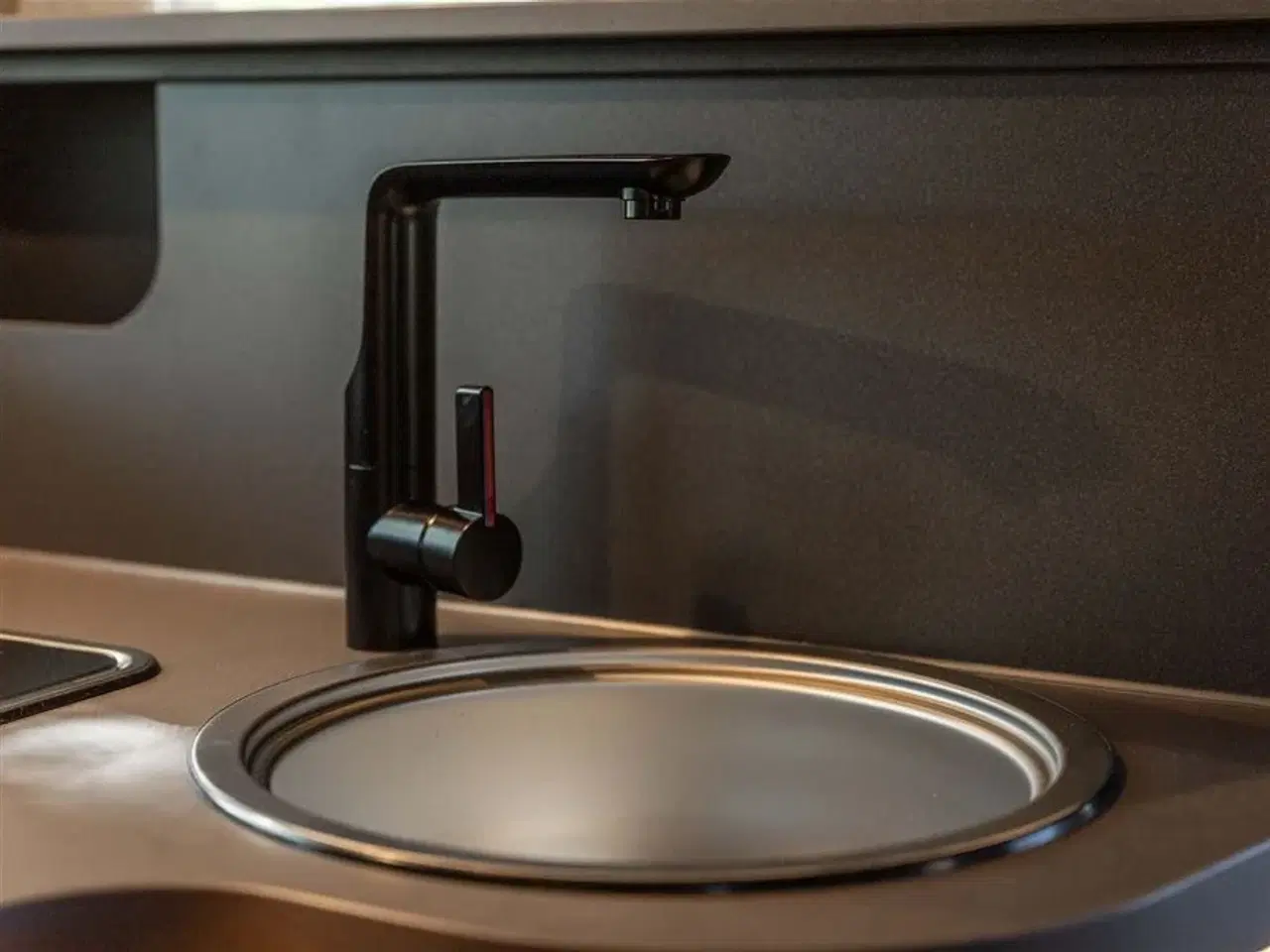 Billede 20 - 2025 - Knaus L!VE TI Wave 650 MF Platinium Selection   Komplet bil med lithium batteri, solceller mm.