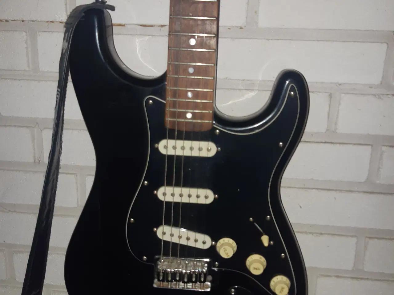 Billede 2 - Elguitar Squier Strat by Fender