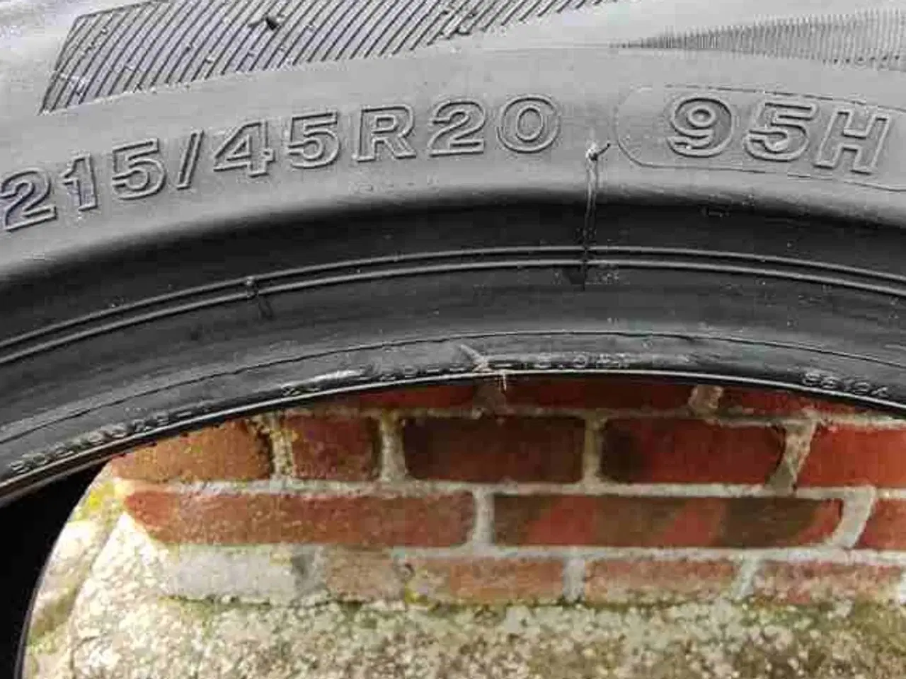 Billede 7 - Bridgestone sommerdæk 215/45R20 95H ekstra load