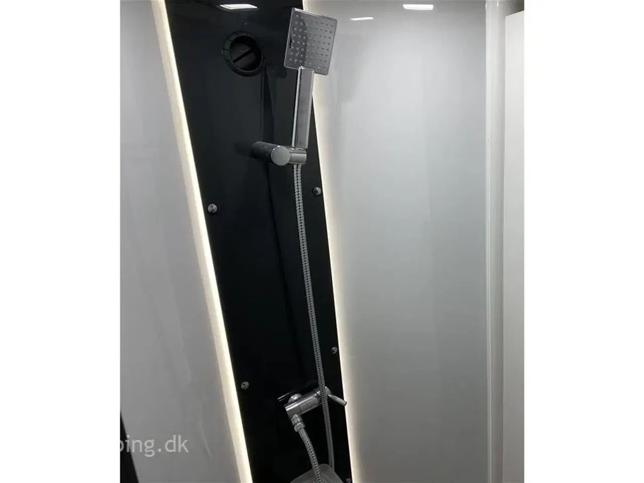 Billede 10 - 2022 - Caravelair Artica 540 PACK VIP   Super velholdt vogn med kompressor køleskab - fritstående seng - Truma Combi 6E