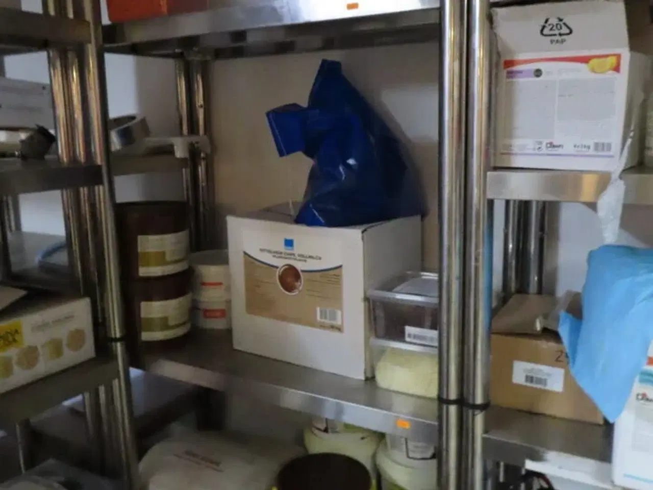 Billede 7 - Div. reoler med indhold