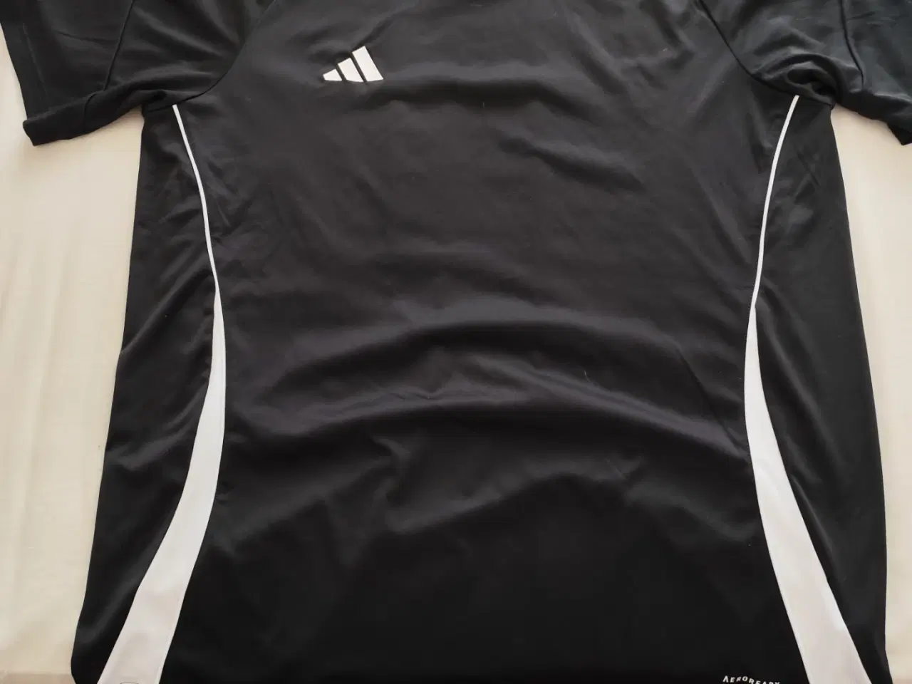 Billede 1 - Sort Adidas t-Shirt