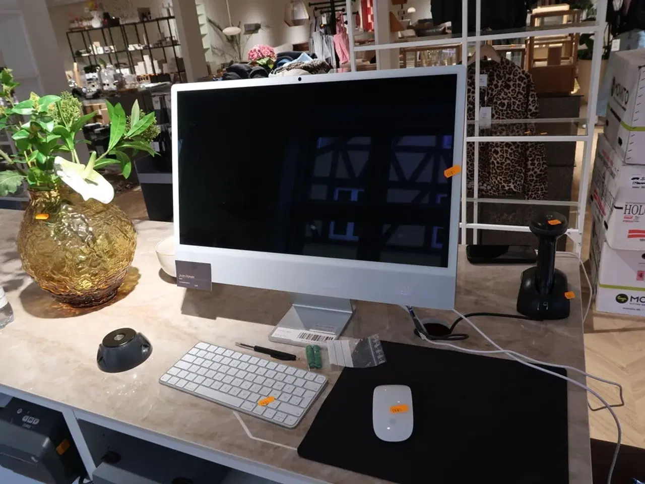 Billede 2 - Allinone computer APPLE iMac A3137 med tastatur og mus APPLE