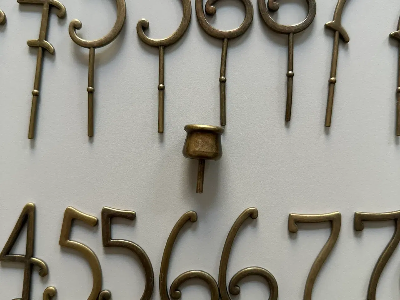 Billede 5 - Elegante bronze-tal til festlige anledninger