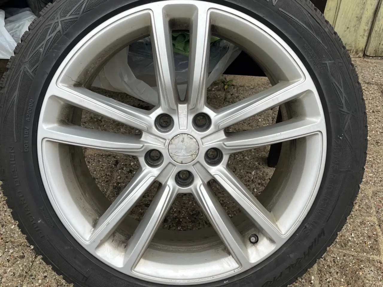 Billede 1 - Vredestein vinterdæk med fælge 245/45 R19 102W