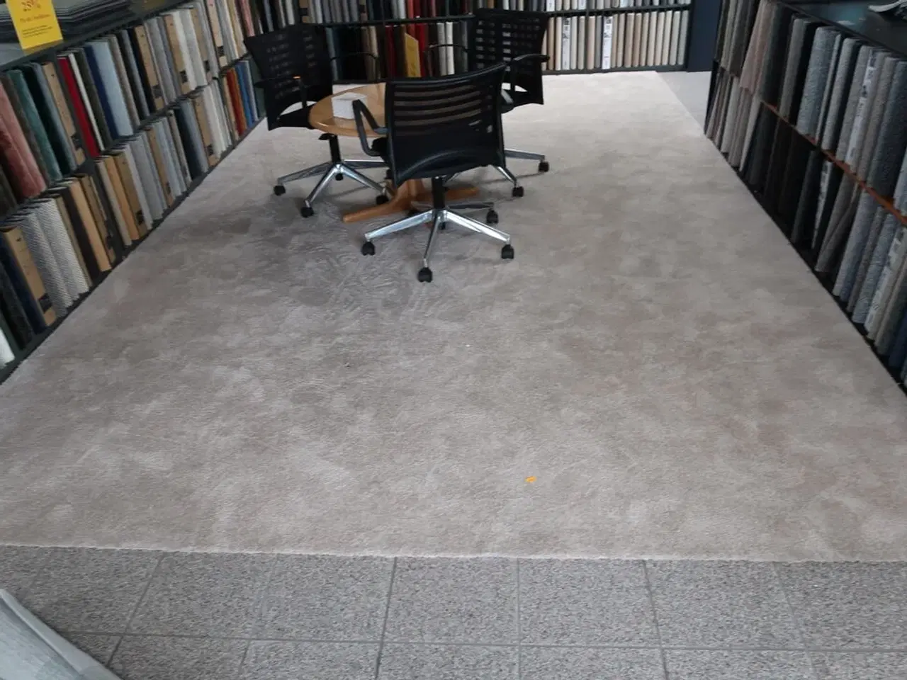 Billede 1 - Gulvtæppe