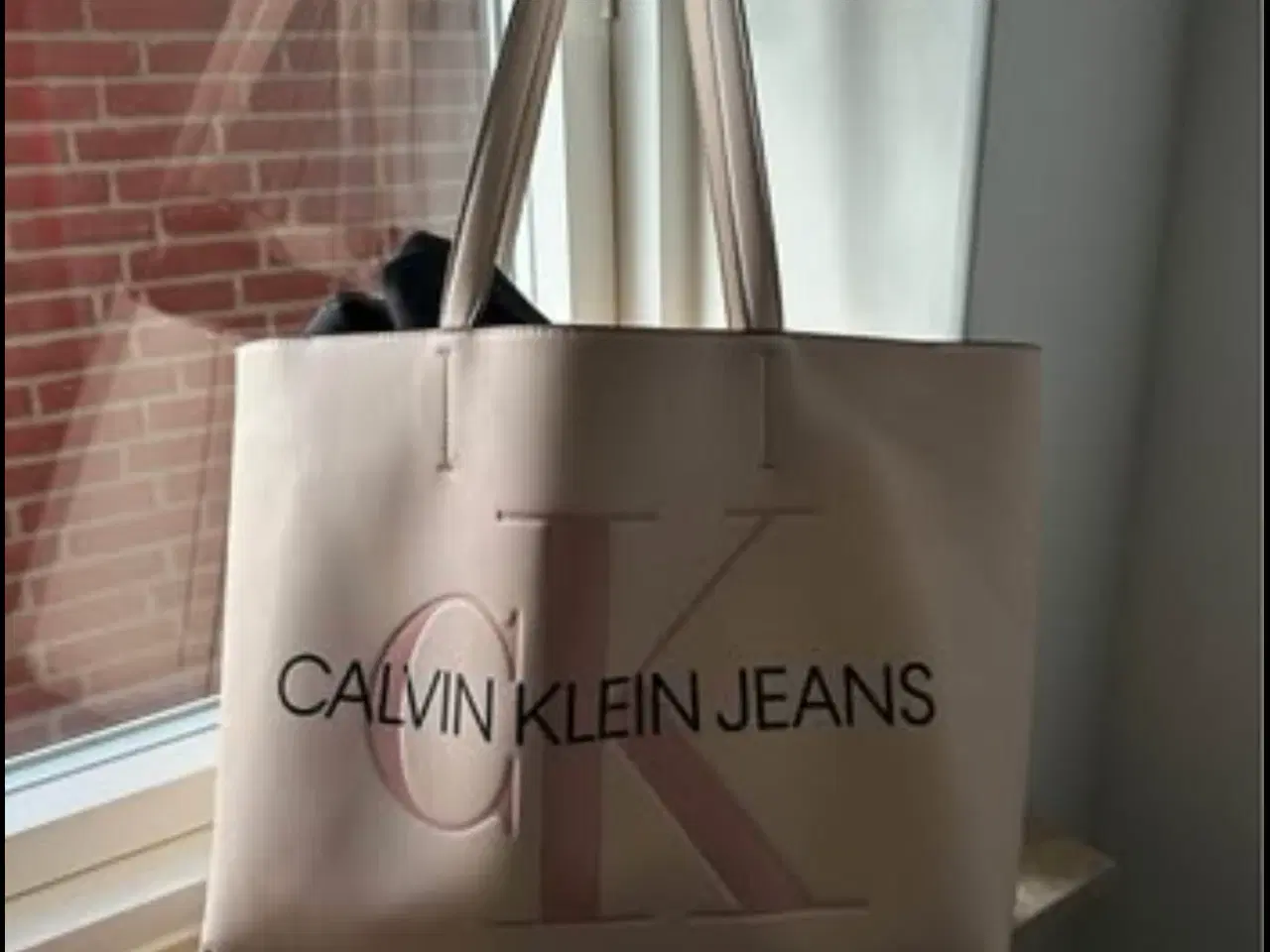 Billede 1 - Tasker sælges! Bla Calvin klein og Rains 