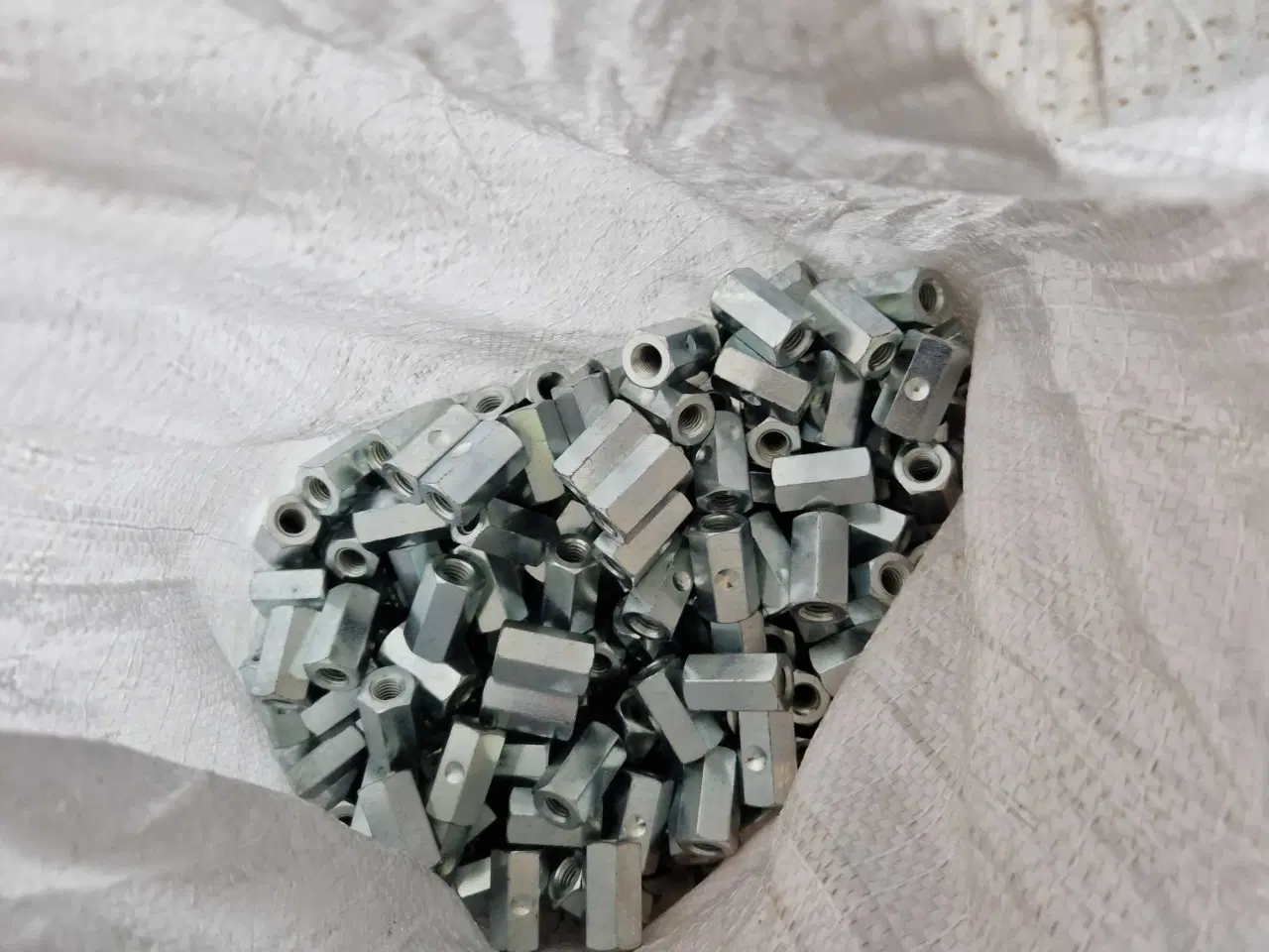 Billede 1 - Lang møtrikker