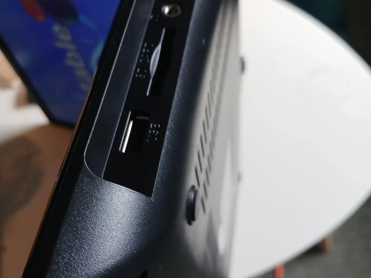 Billede 8 - bærbar dvd med remoter sælges