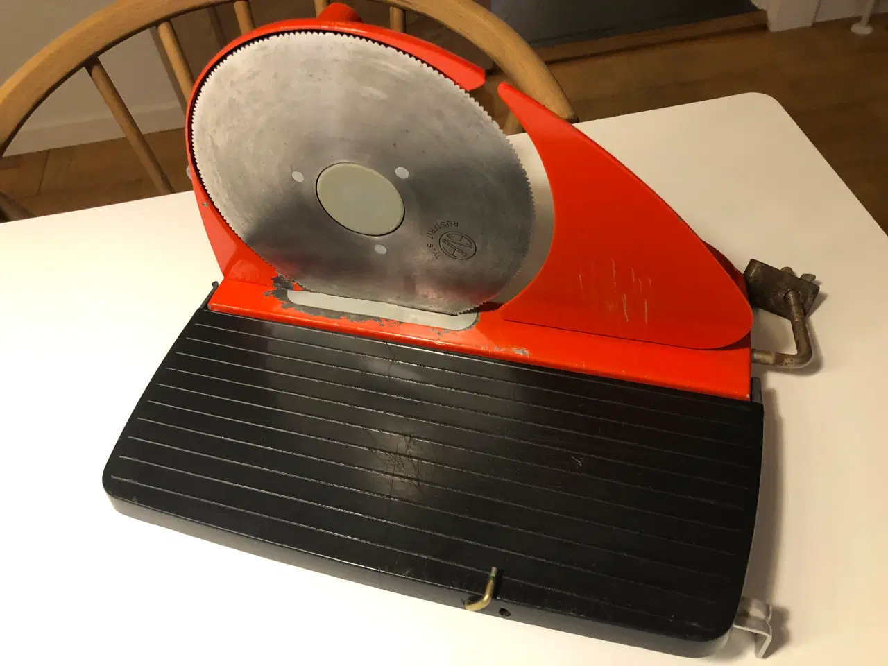 Billede 8 - EVA Brødskærer i rød med sort side