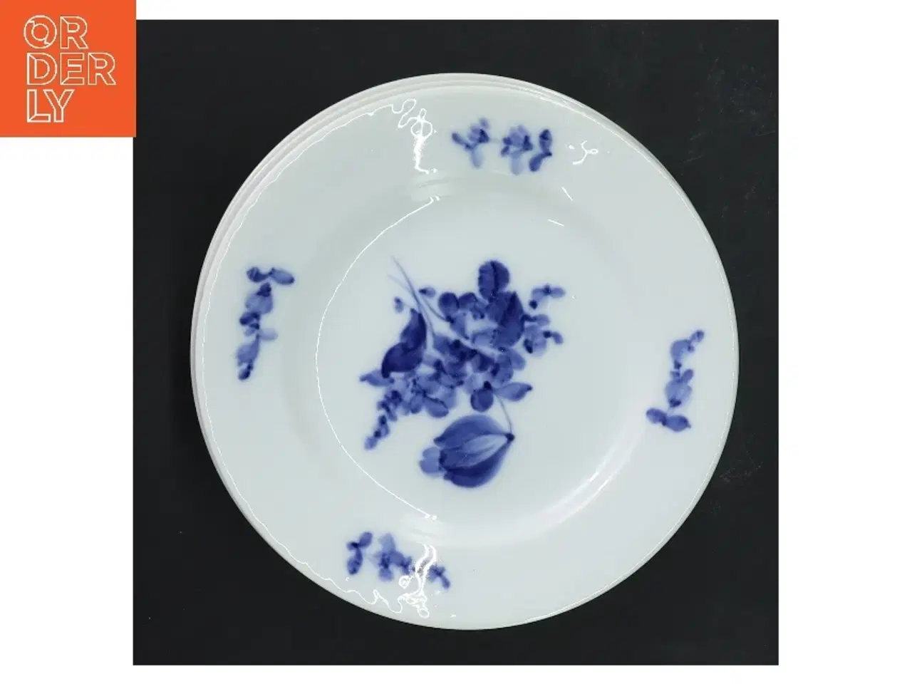 Billede 2 - Sæt af 6 porcelæn tallerkener fra Royal Copenhagen, blå blomst (str. 6 stk Ø 14,5 cm)