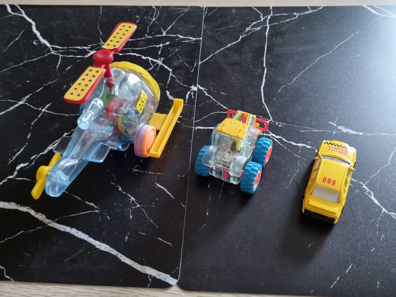 Billede 2 - Vintage helikopter og legetøjsbiler 